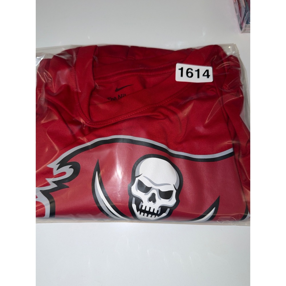 Nike Tampa Bay Buccaneers Dri-FIT Red Graphic T-Shirt Mens XL NFL Football - Picture 7 of 8